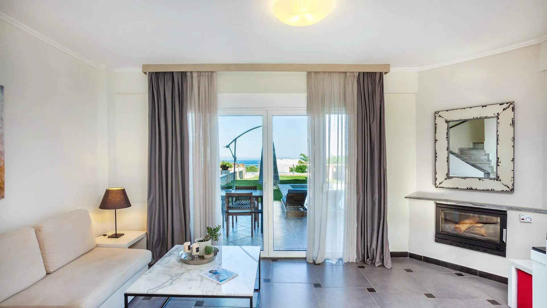 Sunny Villas And Spa 하니오티