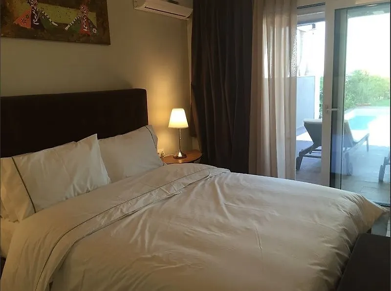 Sunny Villas And Spa 하니오티 아파트